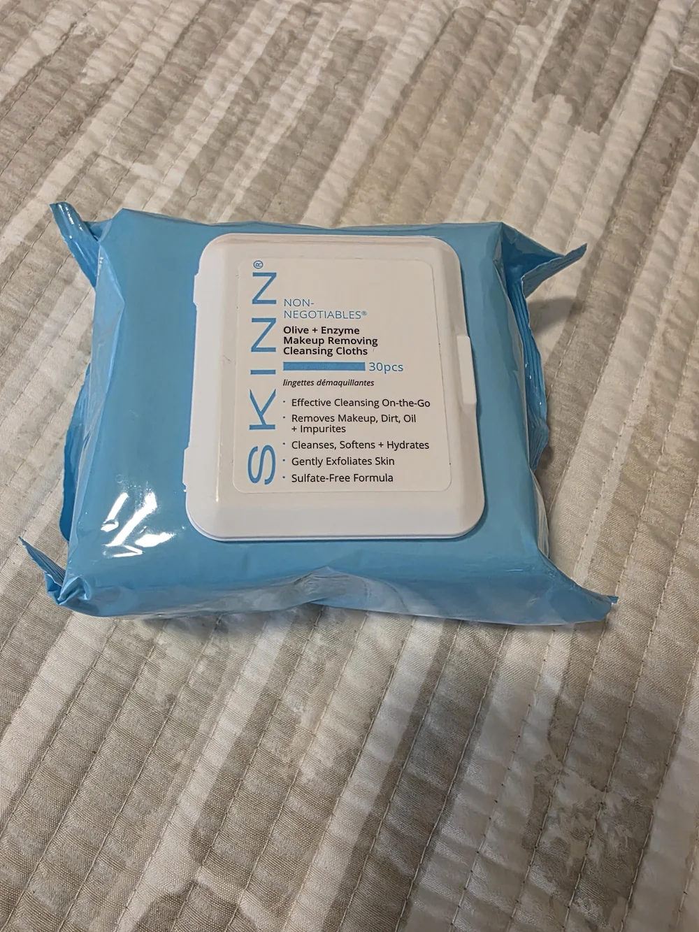 SKINN Olive + Enzyme Makeup Removing Cleansing Cloths - Blue Pack (30 pcs)
